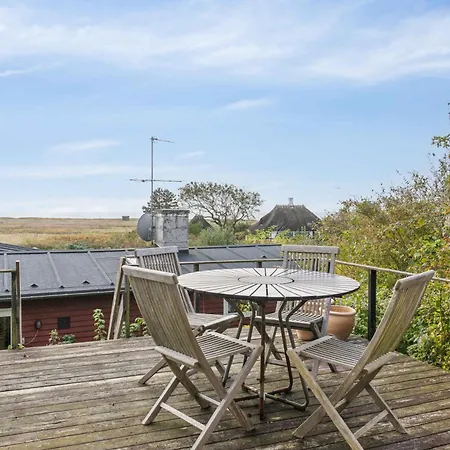 Cozy Summer House With View To The And Nature بيت للعطل